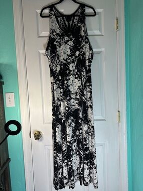 Lane Bryant Black and White Floral Lace-Yoke Maxi Dress